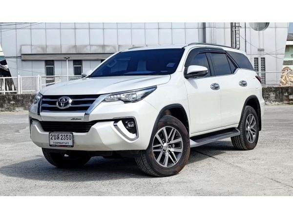 TOYOTA NEW FORTUNER 2.4 V.2WD.DISC 4 ล้อ AT ปี2018